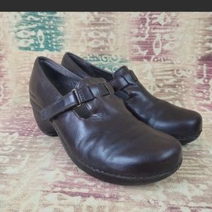 Patagonia Women's 7.5 Sable Brown Smooth Leather Clogs Heels Slip On Shoes